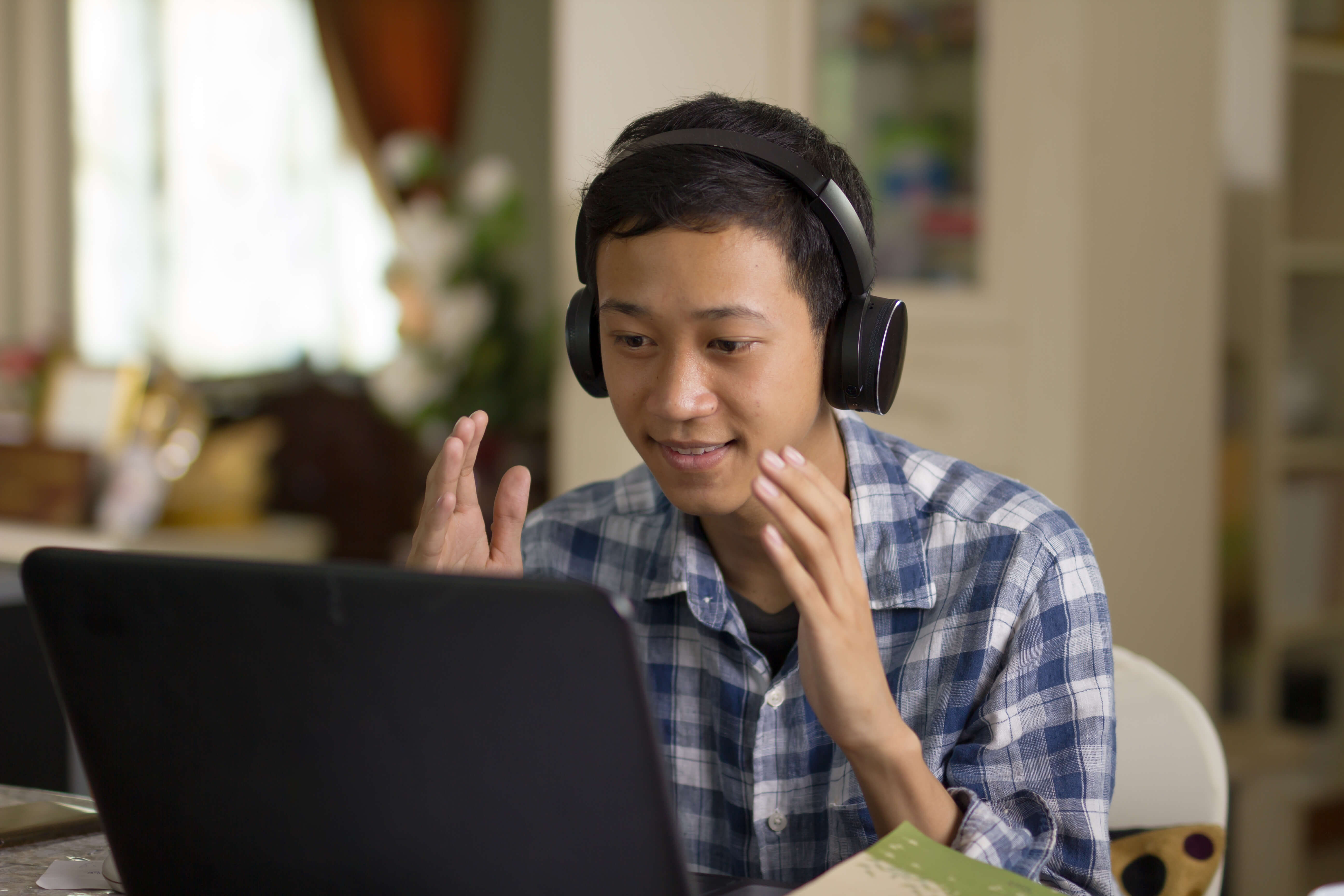 Tutee gestures over videoconference software